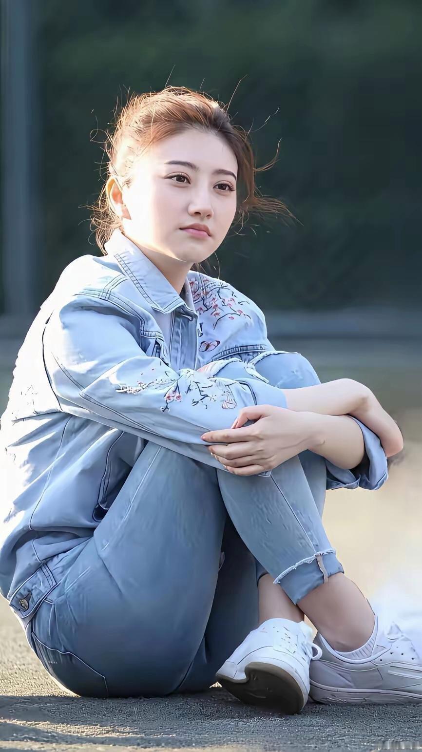 景甜男盆友是孙宇晨？1990年7月出生于西宁市，4岁随父母去惠州，北京大学历史学