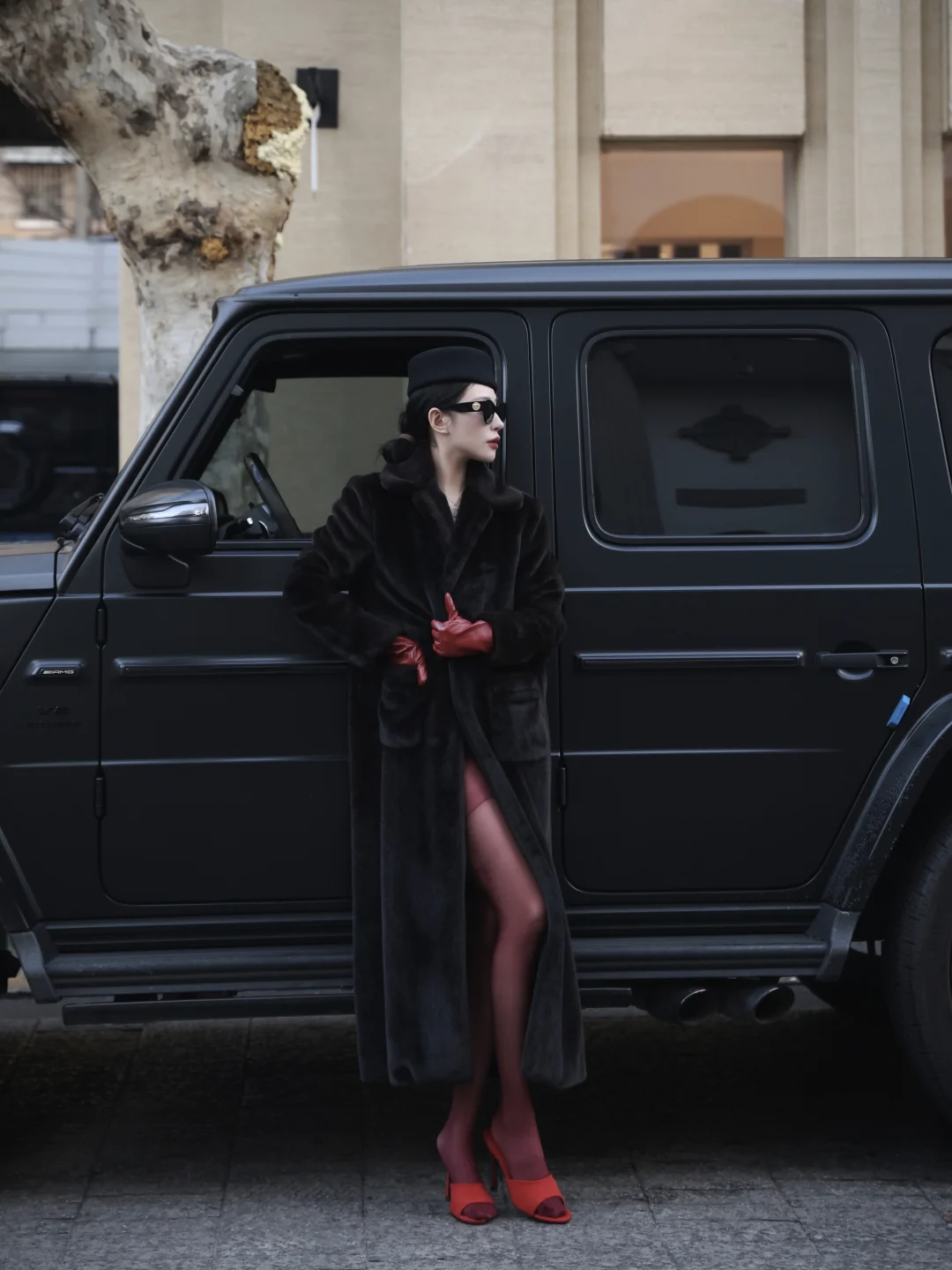 让让，本小姐要过马路👠