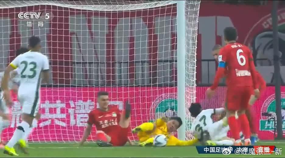 国安1-0领先河南！法比奥打门制造门前混乱，随后补射破门2025足协杯决赛，北京