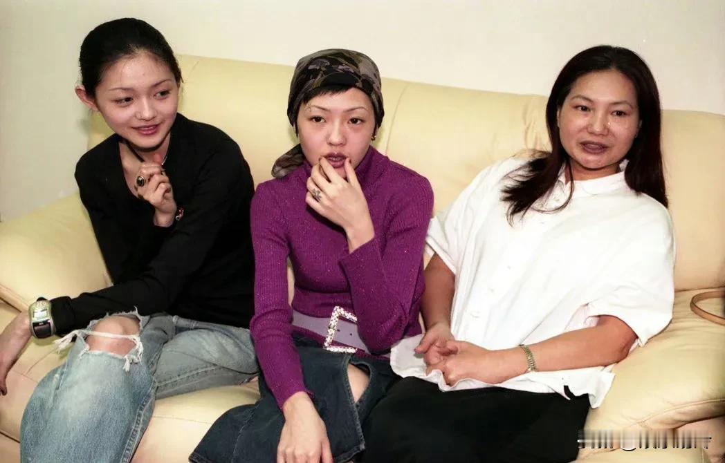 大S之所以落得今天的下场纯粹是因为策略不行。

离婚前就应该考虑清楚，怎么样才能