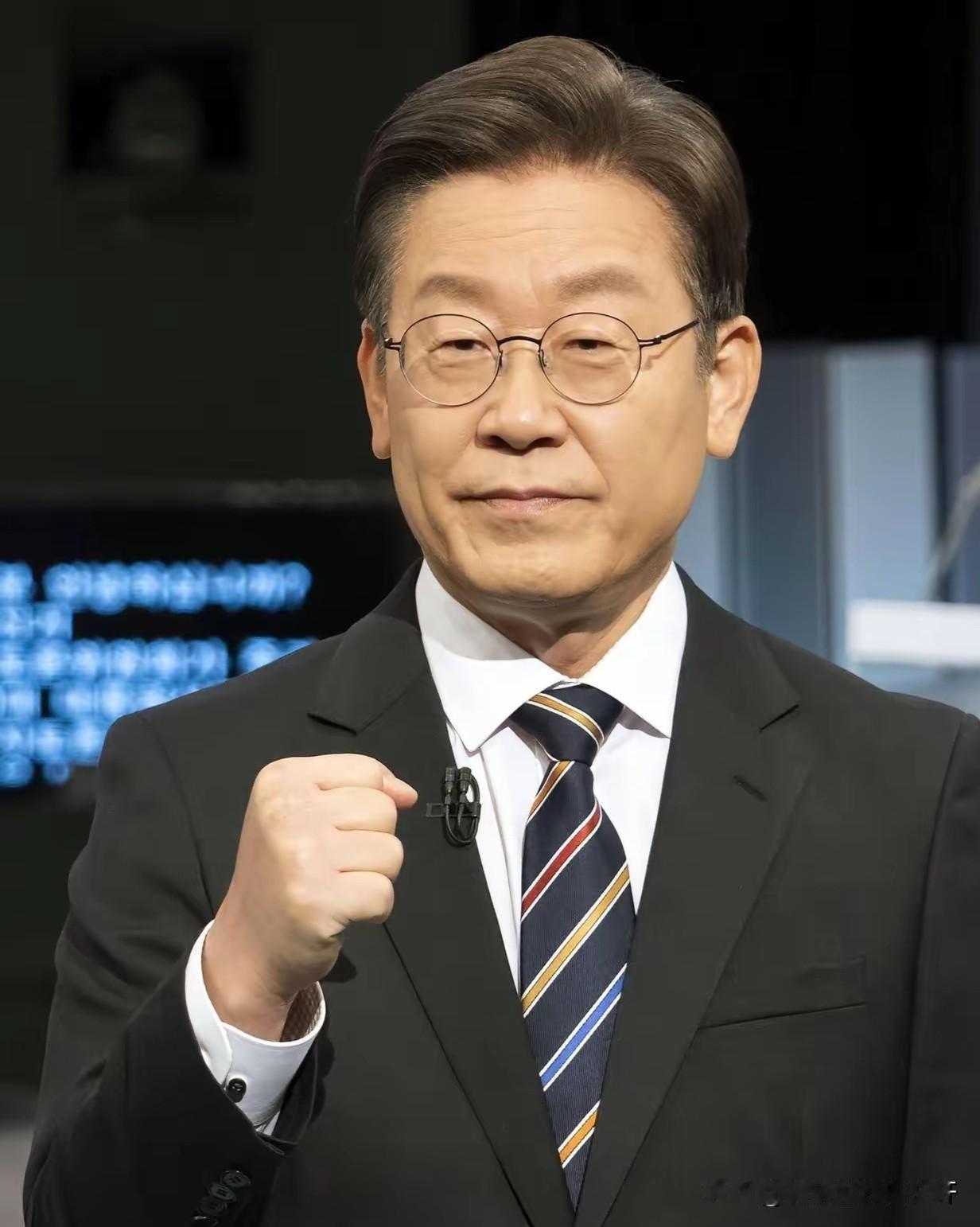 真会做人！
韩国总统李在明，
在5月23日
发文祝贺，
朝“我的故乡”女足，
战