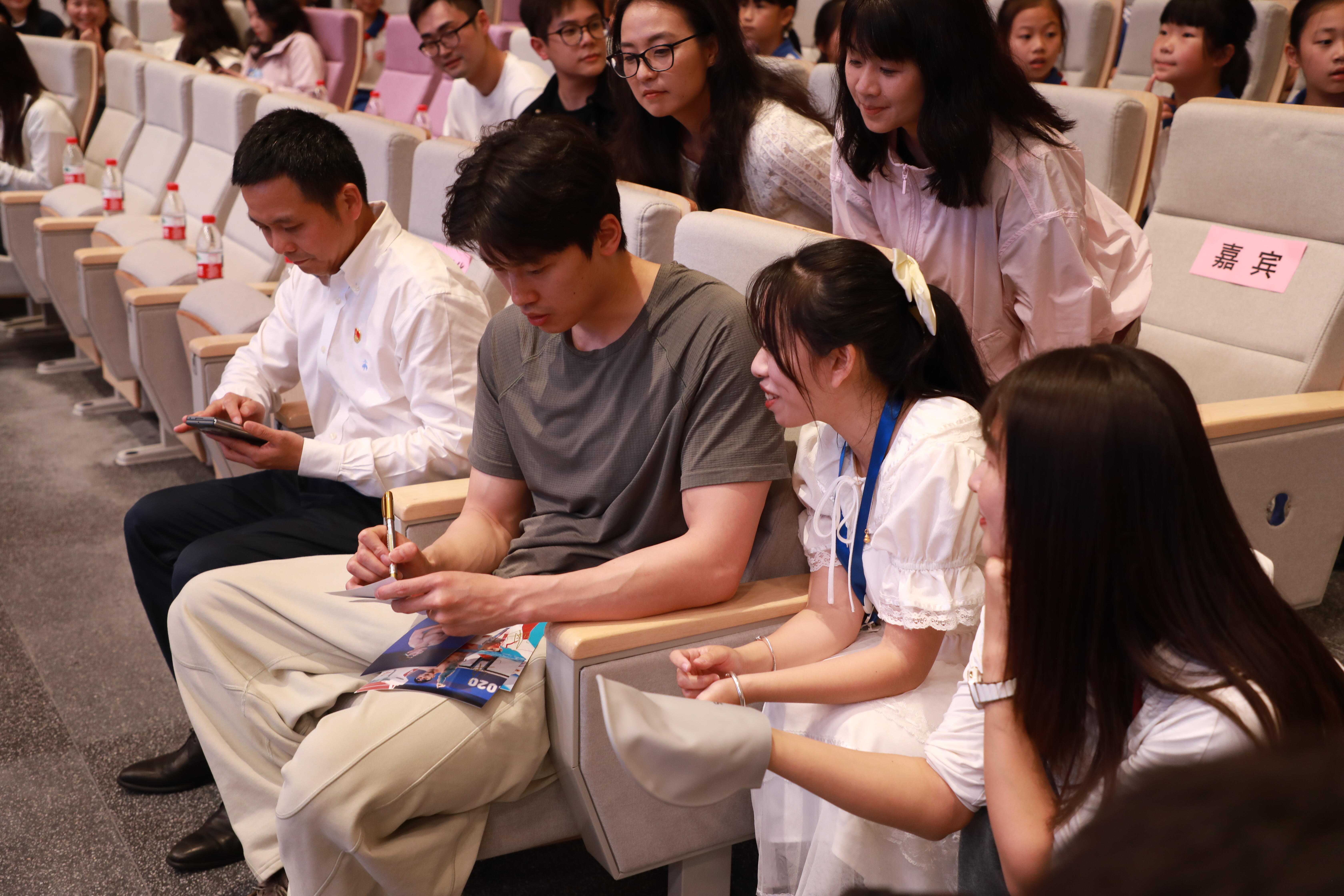 SWim进行时 『10059』20260319 深圳桃园小学冠军分享交流会笑得眼