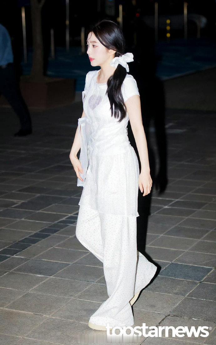 大肠发圈裴裴姐这一套是私服 ​  ​​​