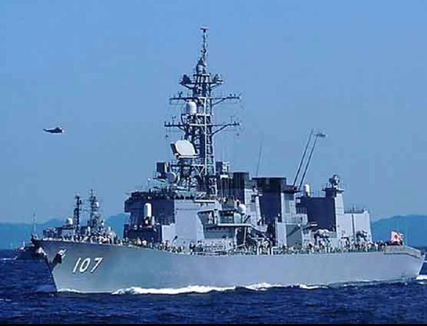 日本的护卫航在台湾海峡磨蹭了近14小时，想赖着不想走了吗？半夜三更凌晨4点偷偷跑