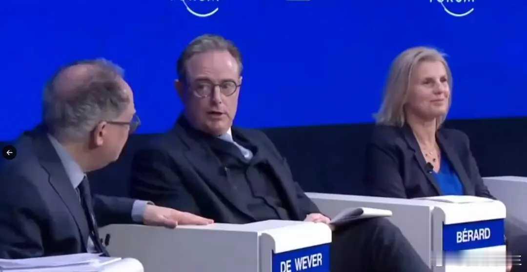 海外新鲜事 比利时首相巴特·德·韦弗在达沃斯论坛讲话时中，引用了意大利思想家安东