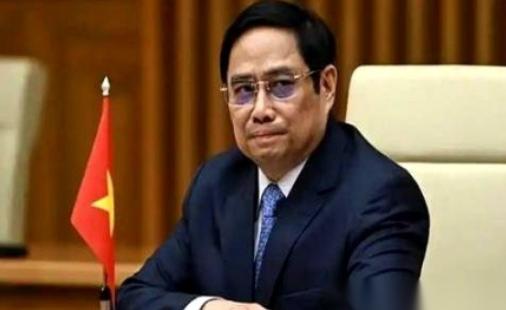 455 只手在越南国会举了起来，只有 3 票反对。

决议通过：废掉全国用了上百