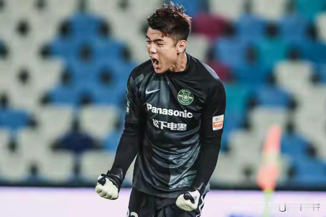赵博罚点这一脚骗过了骗过了对手，骗过了队友，甚至骗过了球门，但唯独没有骗过自己的