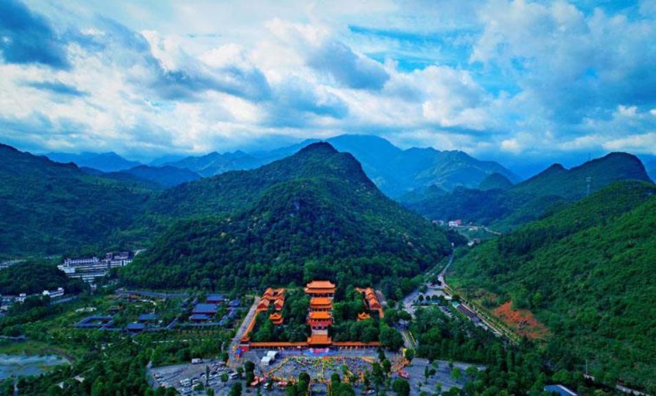 品读《山海经》445——《海内南经》苍梧山，舜帝之死，湘妃竹，丹朱
今年最受益的