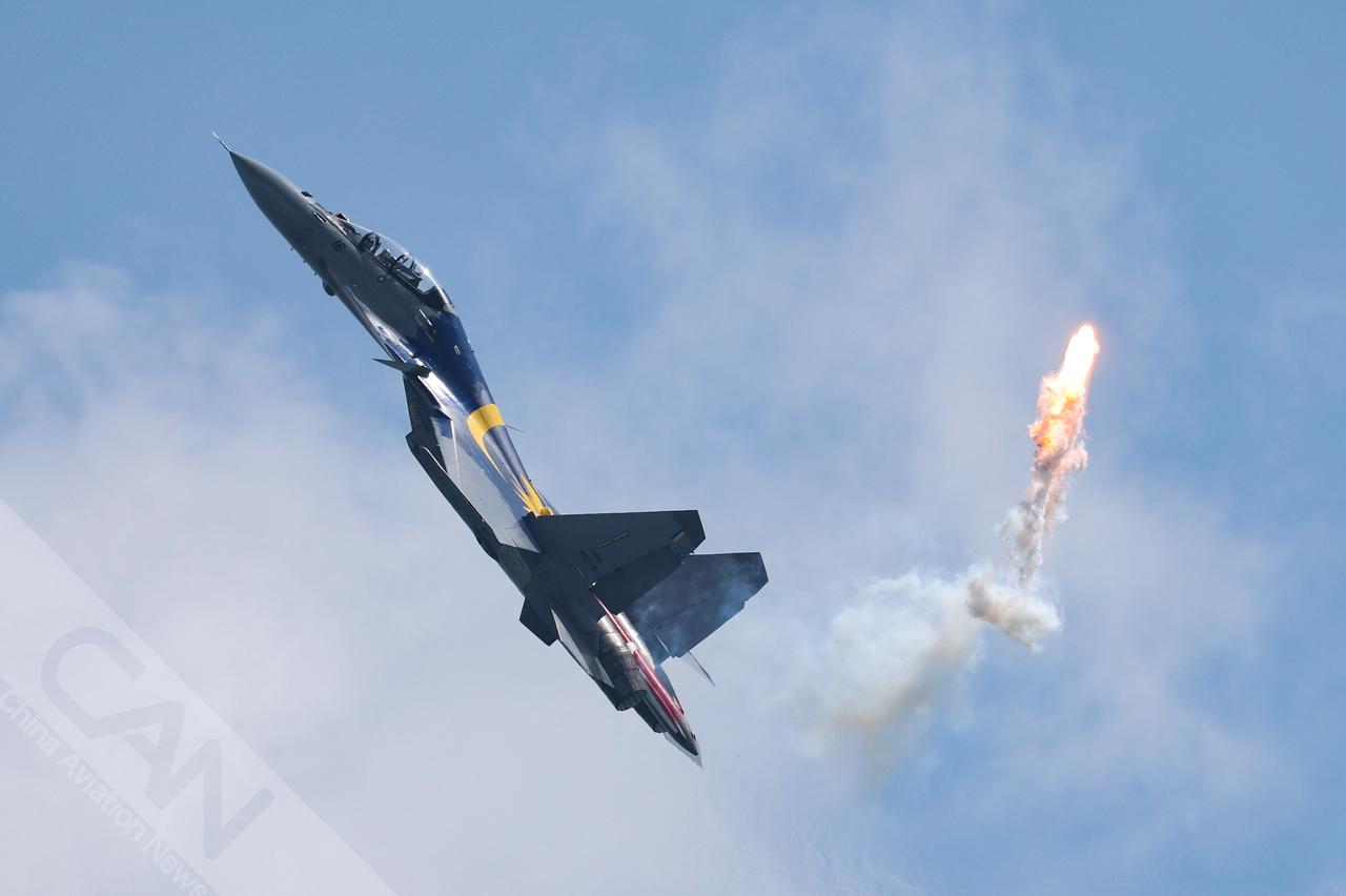 2月1日，在新加坡樟宜展览中心举行的新加坡航展媒体预演上，一架马来西亚皇家空军S