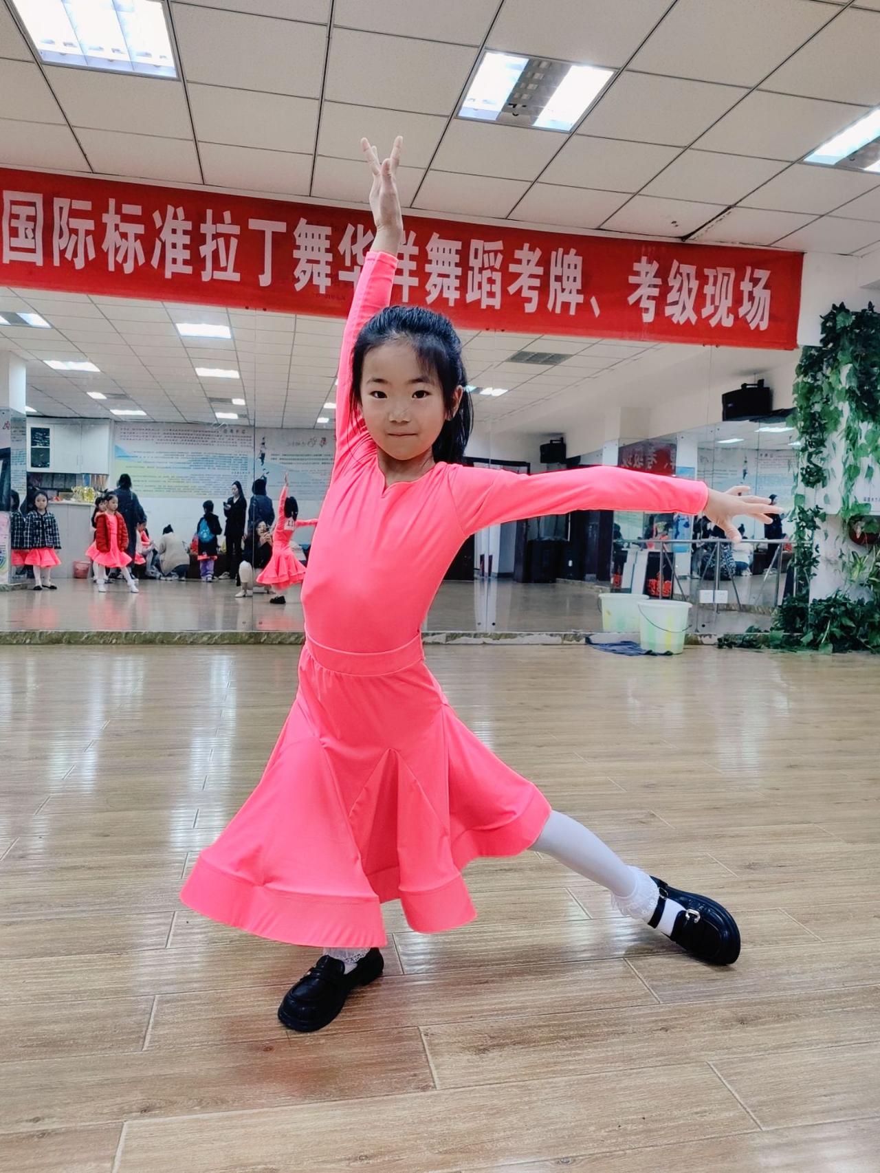 💕每一份荣誉，都是宝贝努力的见证💕
💖💖先努力优秀，再大方拥有💖💖拉