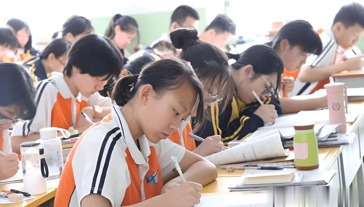 过来人才知道的6个中考真相，家里有初中生的，建议好好看看。

1、有一半初中生考