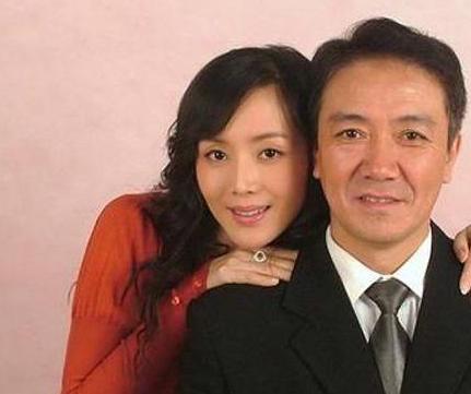 当年，通过《亮剑》爆火的李幼斌和妻子离婚，转身娶了小13岁的史兰芽，大家纷纷指责