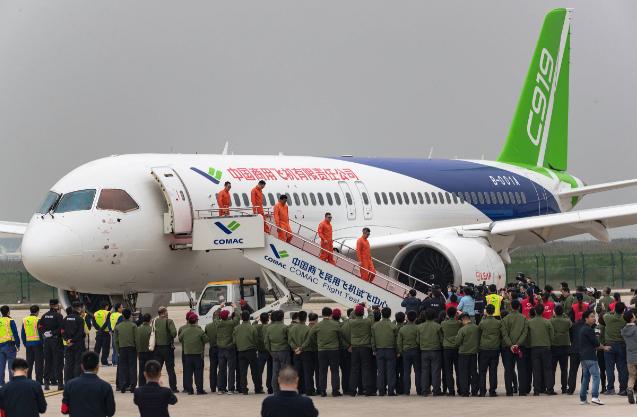 拿下了！20架空客飞机在中国门外停了三个月，欧洲终于松口C919适航证。

随着