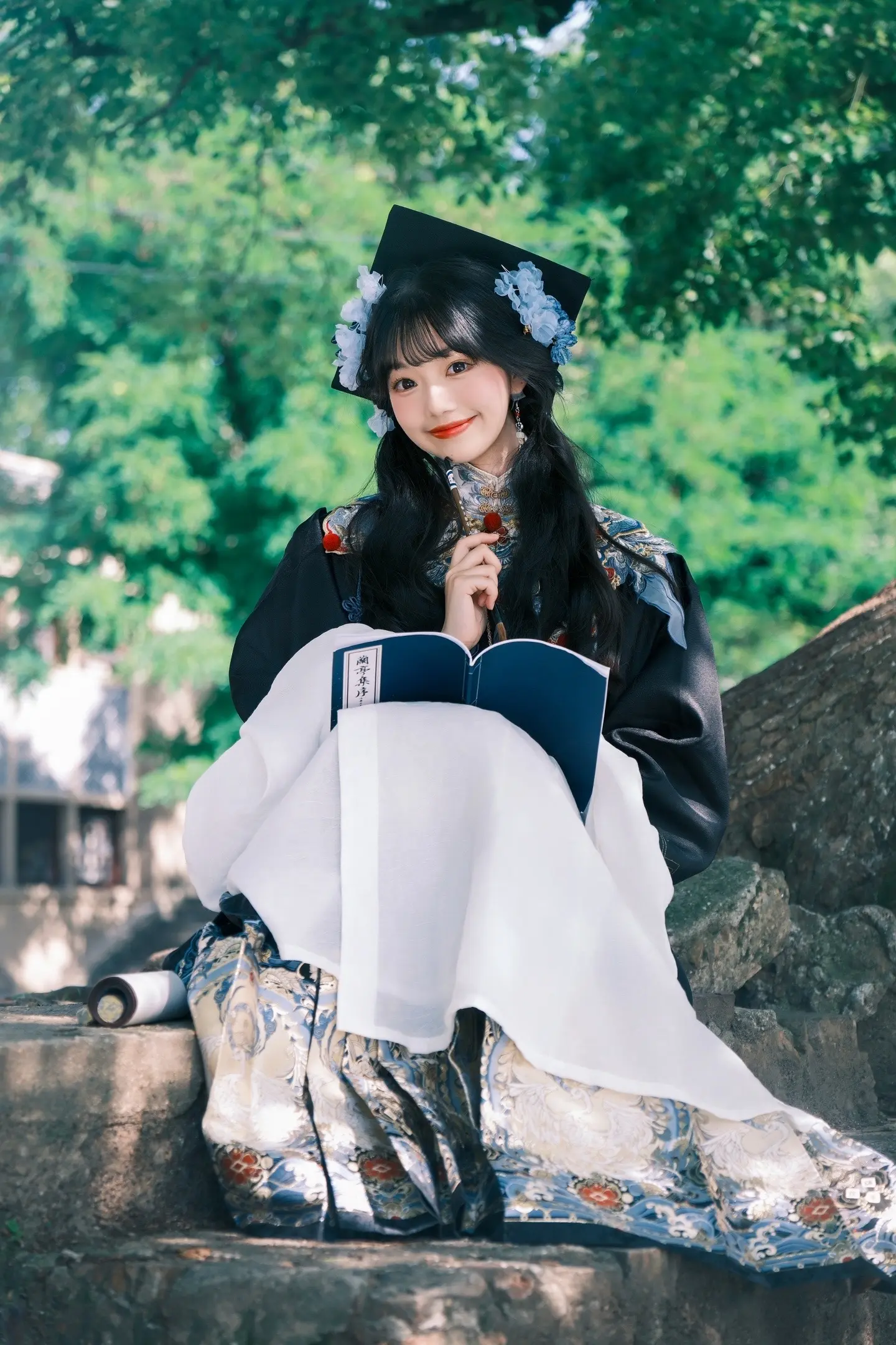 “须知少时凌云志 曾许人间第一流”