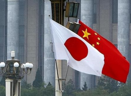 日本半死了，如果仅是中国一家制裁日本，日本可能还剩一口气。

日本现在面临的问题