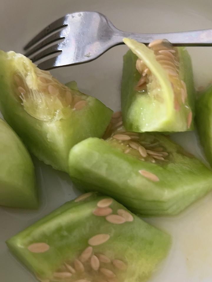 分享你最近爱吃的水果最近天气太热了，最爱吃的水果就是甜瓜了！