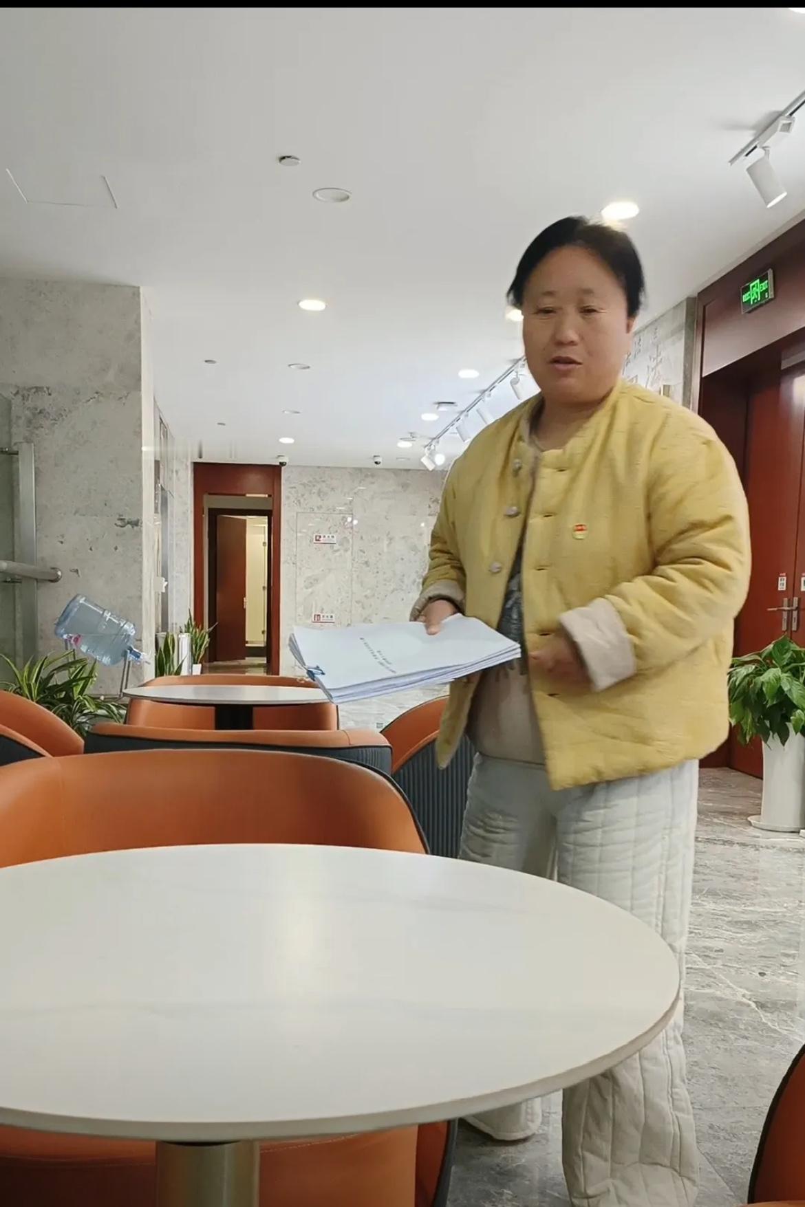张献春发大脾气了，口气很大叫嚣着，“以后不要喊我去作证了，我什么没有得到，还影响