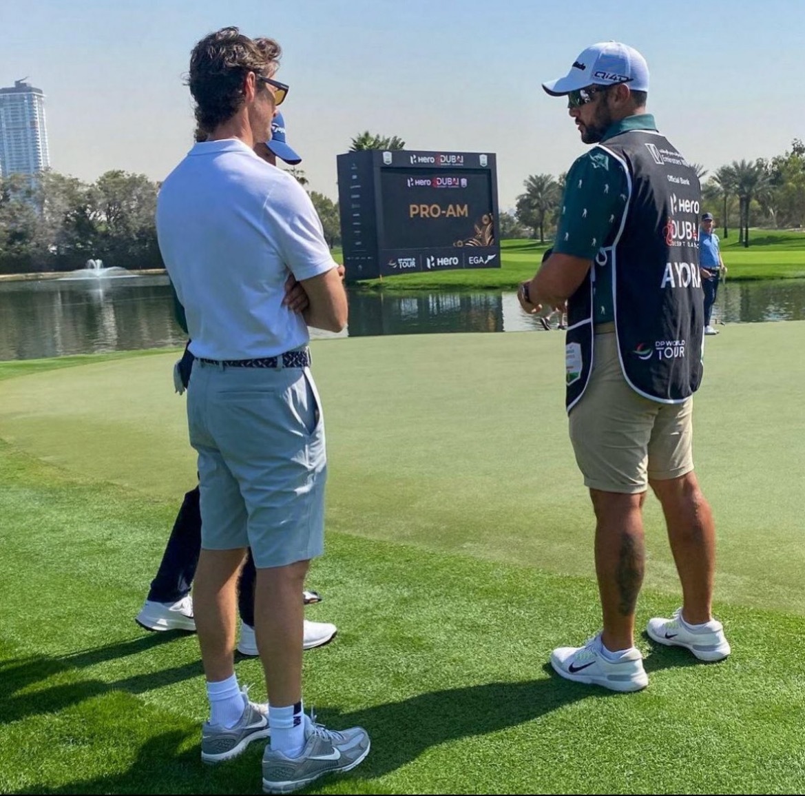 网球talking大会澳网2026体育大赏 费雷罗与高尔夫运动员合作，感觉是给网