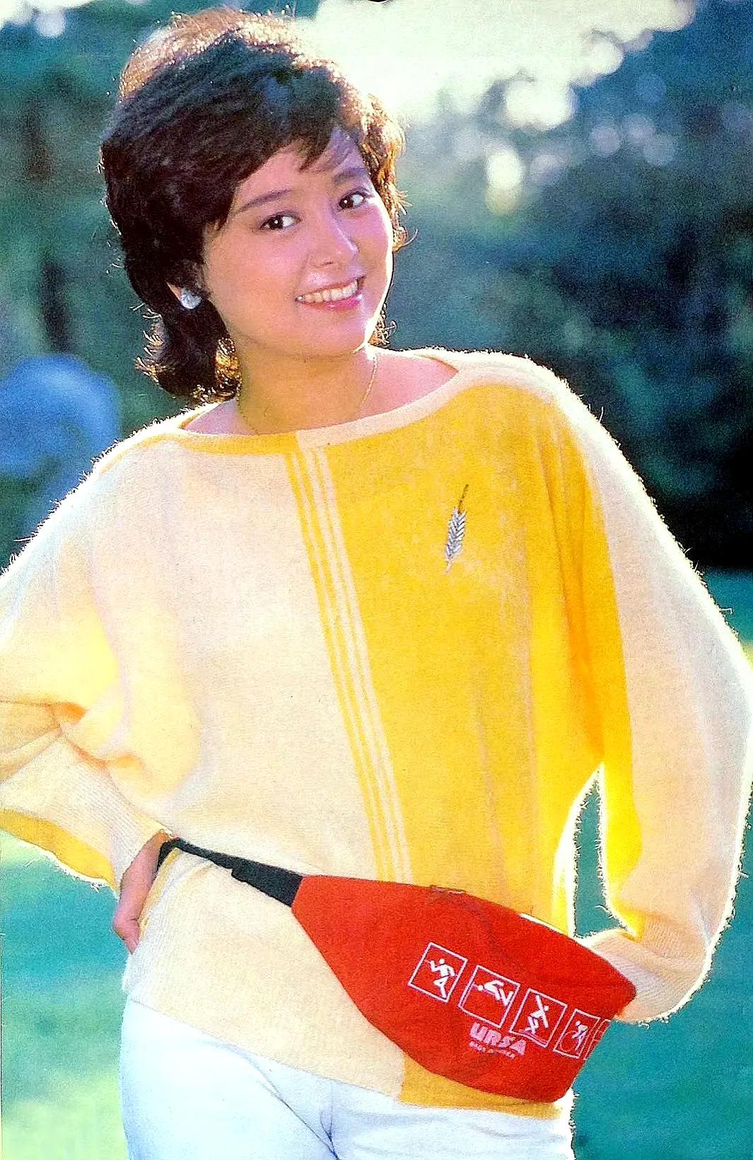 1988年《影视新花》挂历
张瑜、白灵、朱琳、李勇勇、靳嘉、张晓敏、董智芝、谭小