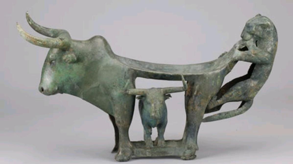 🔥寻找古滇国：滇池边的神秘古国，沉睡两千年的青铜传奇。两千年前，滇池之畔，古滇