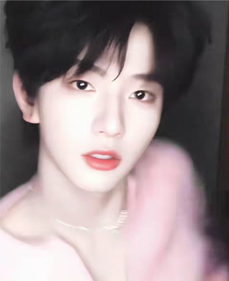 穆祉丞一顿饭就能骗走既视感 简简单单一份小吃，就能让穆祉丞开心到不行，吃货属性藏