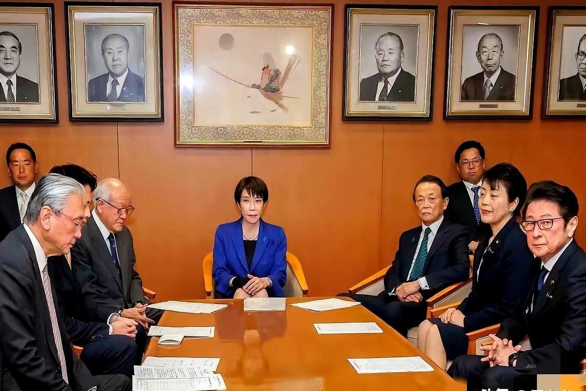 2026年5月4日，日本首相高市早苗在澳大利亚战争纪念馆的一跪，将日本右翼的双重