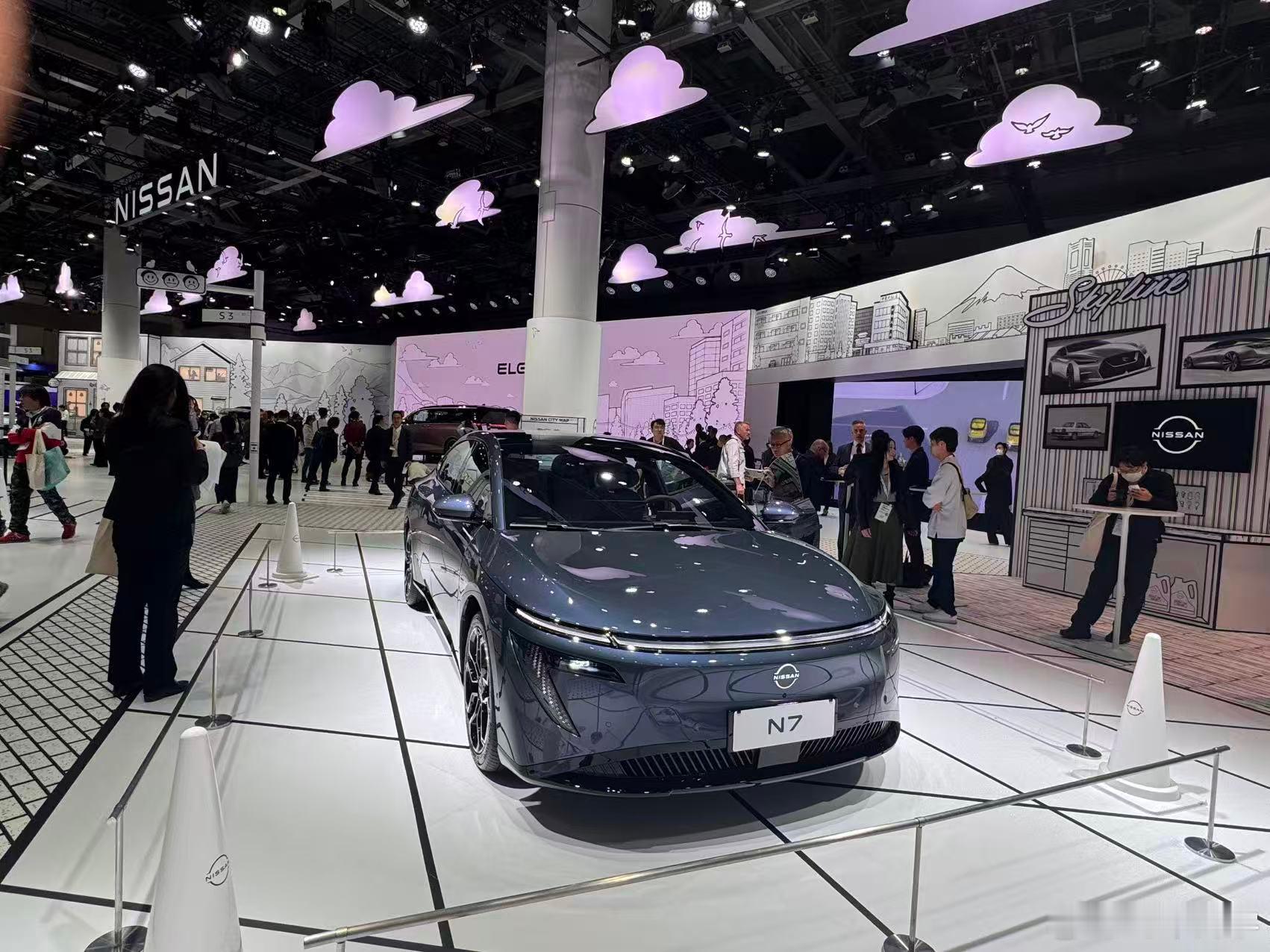东风日产造的 N7 在东京车展展出，给日产的日团队和日本的消费者一波中国智能电动