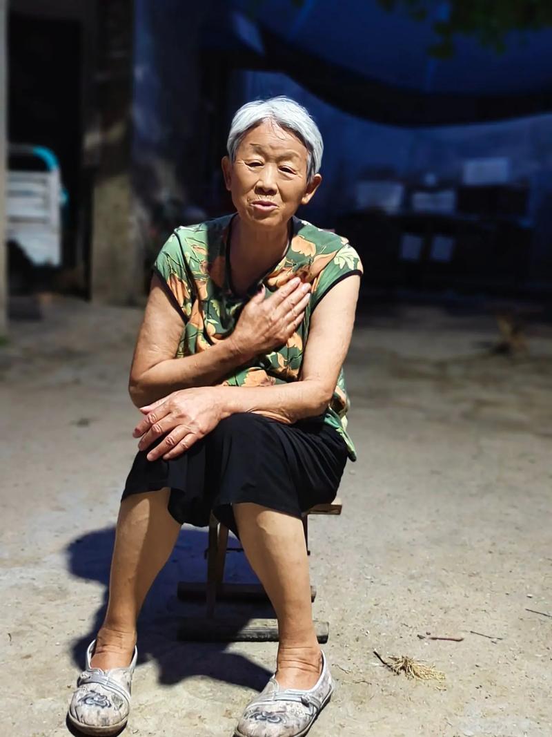 不少被征地农村居民对养老待遇存在两种普遍误解，一部分人觉得自己既缴了普通居民养老