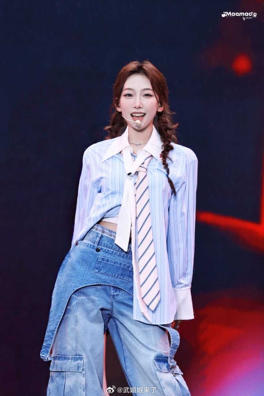 内娱女团red主舞李雨林今年第一个舞台状态也太好了吧 