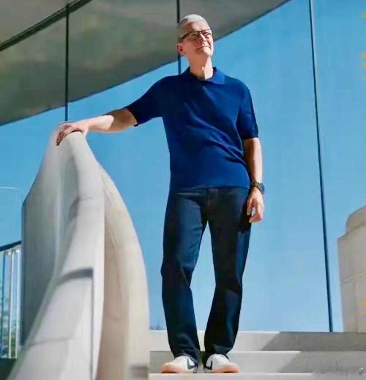 苹果CEO库克2025年度的总薪酬7430万美元（约合人民币5.1亿），已在今天