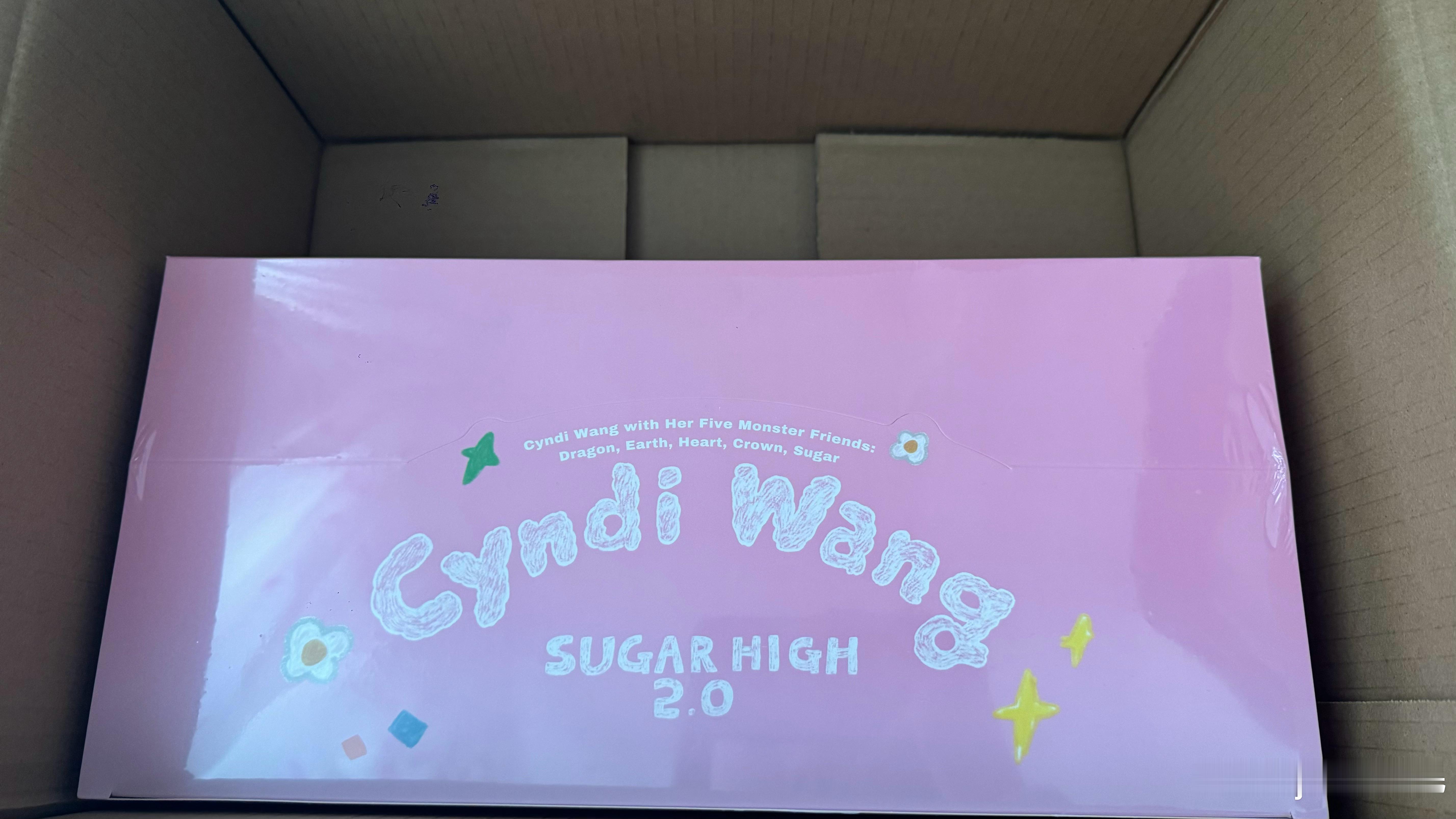 王心凌  生日收到了姐姐的Sugar High 2.0盲盒，真的很开心。这是我生