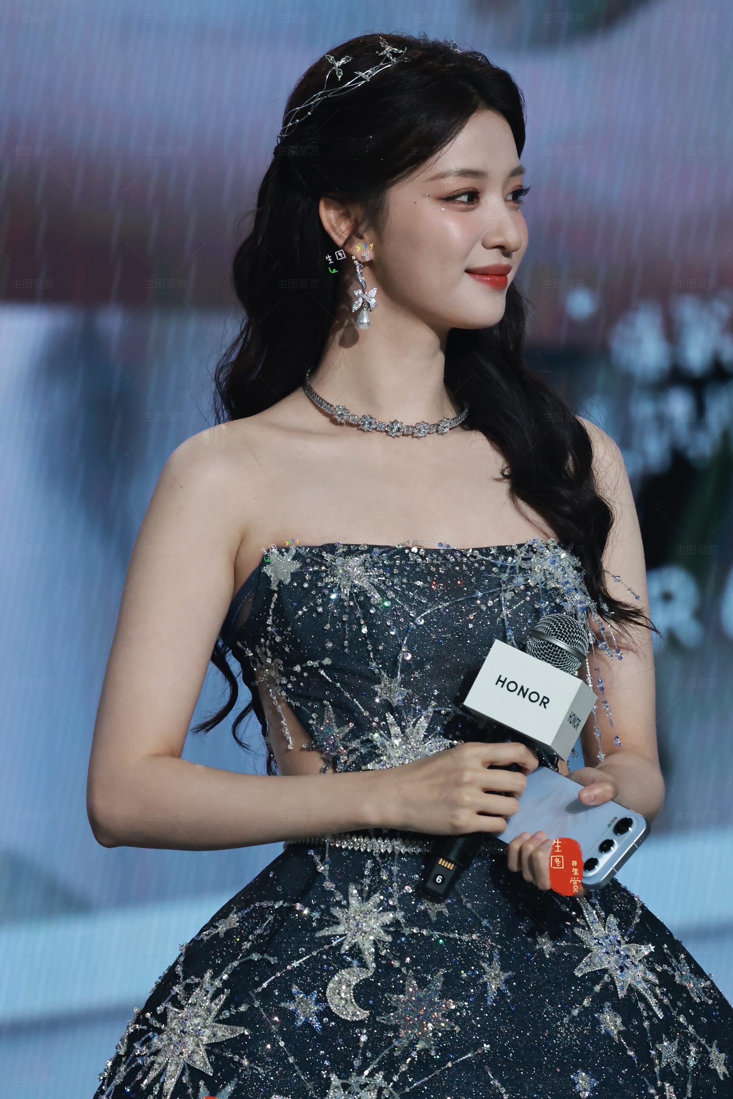 王楚然荣耀发布会生图朋友在现场拍摄的📷 