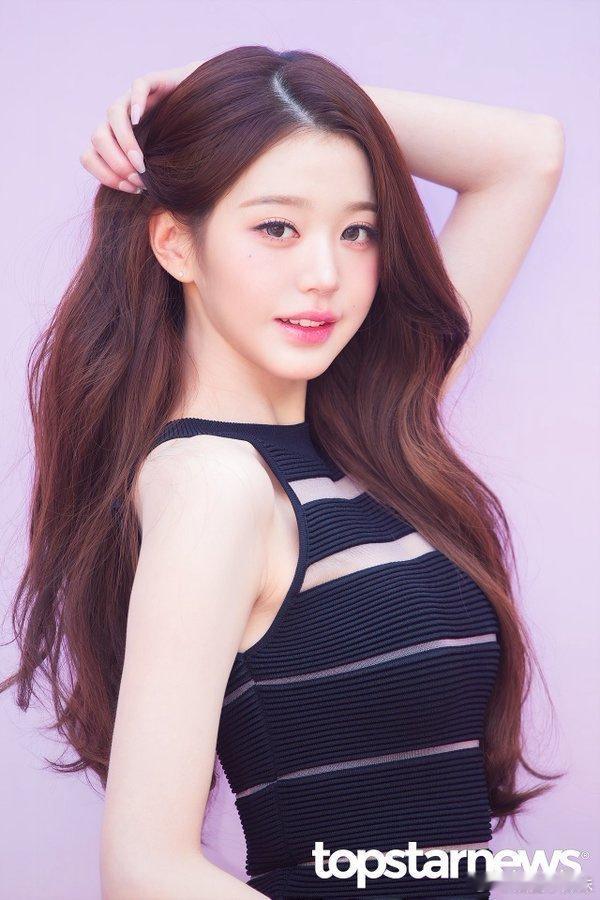 张元英女神降临张元英漫撕女 沉浸式感受张元英的女神魅力，破壁漫撕颜值打破审美局限