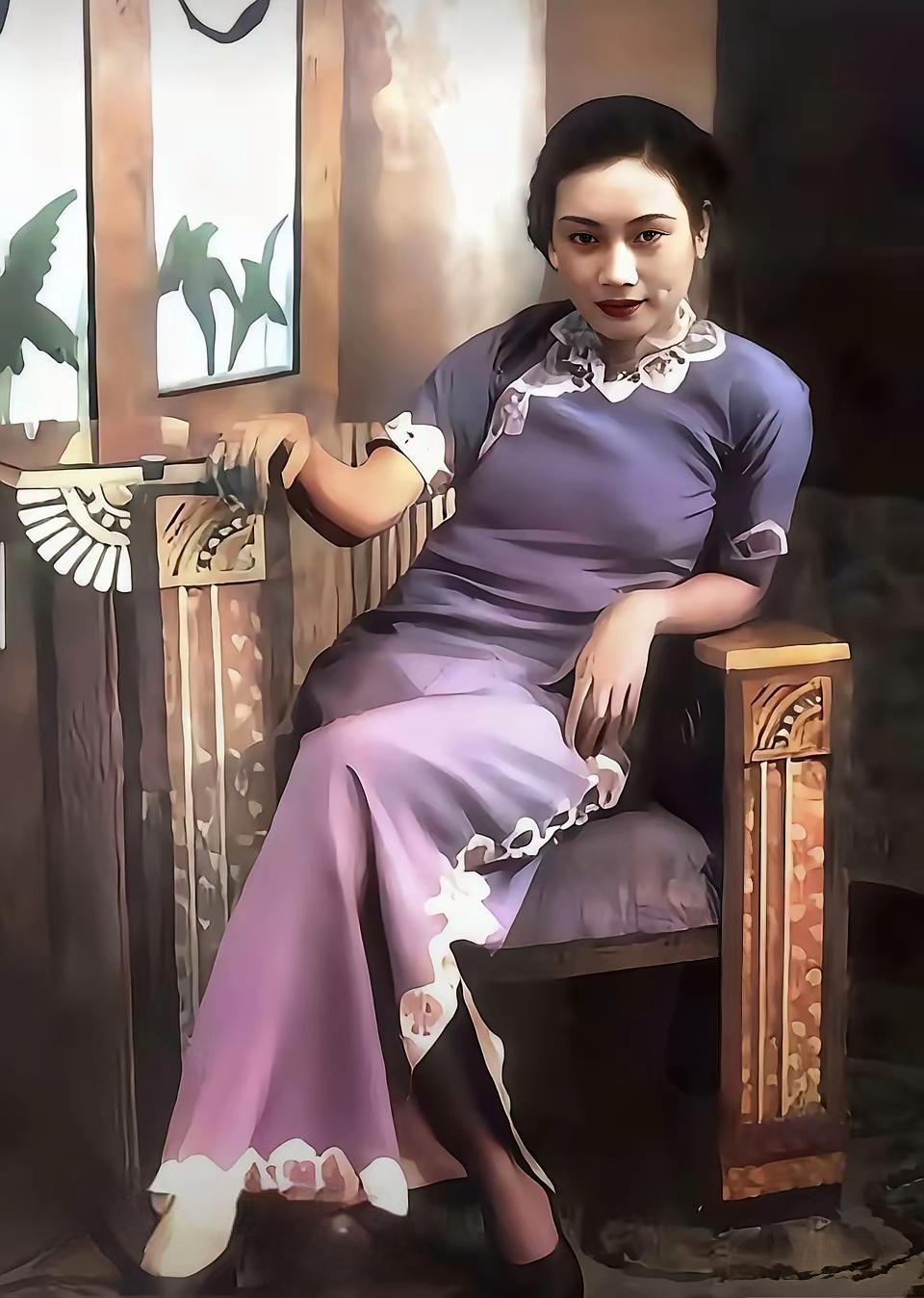 如图就是传说中“民国第一美人”胡蝶，一个令戴笠着迷的女人。不过单从这张照片看，人