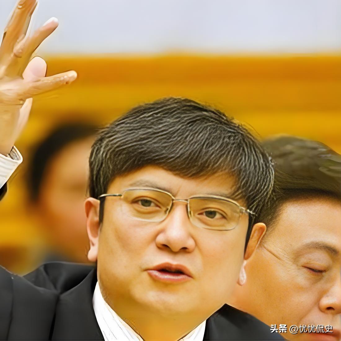 郑强教授这话说的真挺狠，也真现实。全民都在追捧人工智能的飞速迭代，却鲜少有人低头