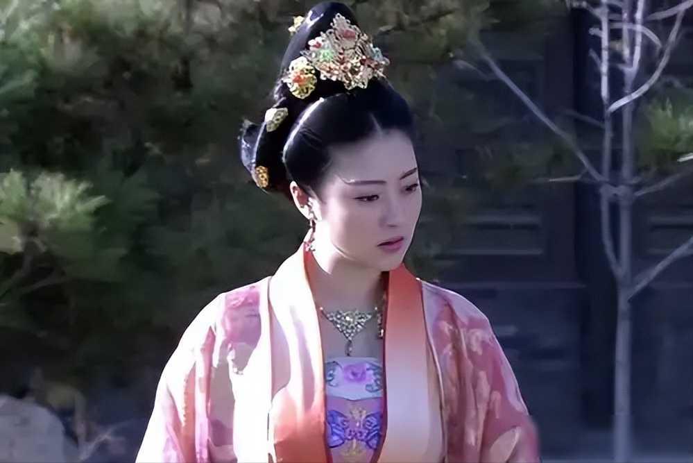 父亲是皇帝，母亲是皇帝，两个哥哥也是皇帝，自己差一步就能成为第二个武则天。可最终
