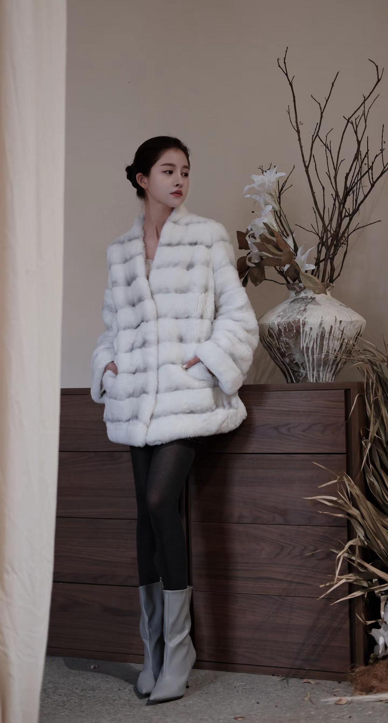 凡有所相，皆为虚妄