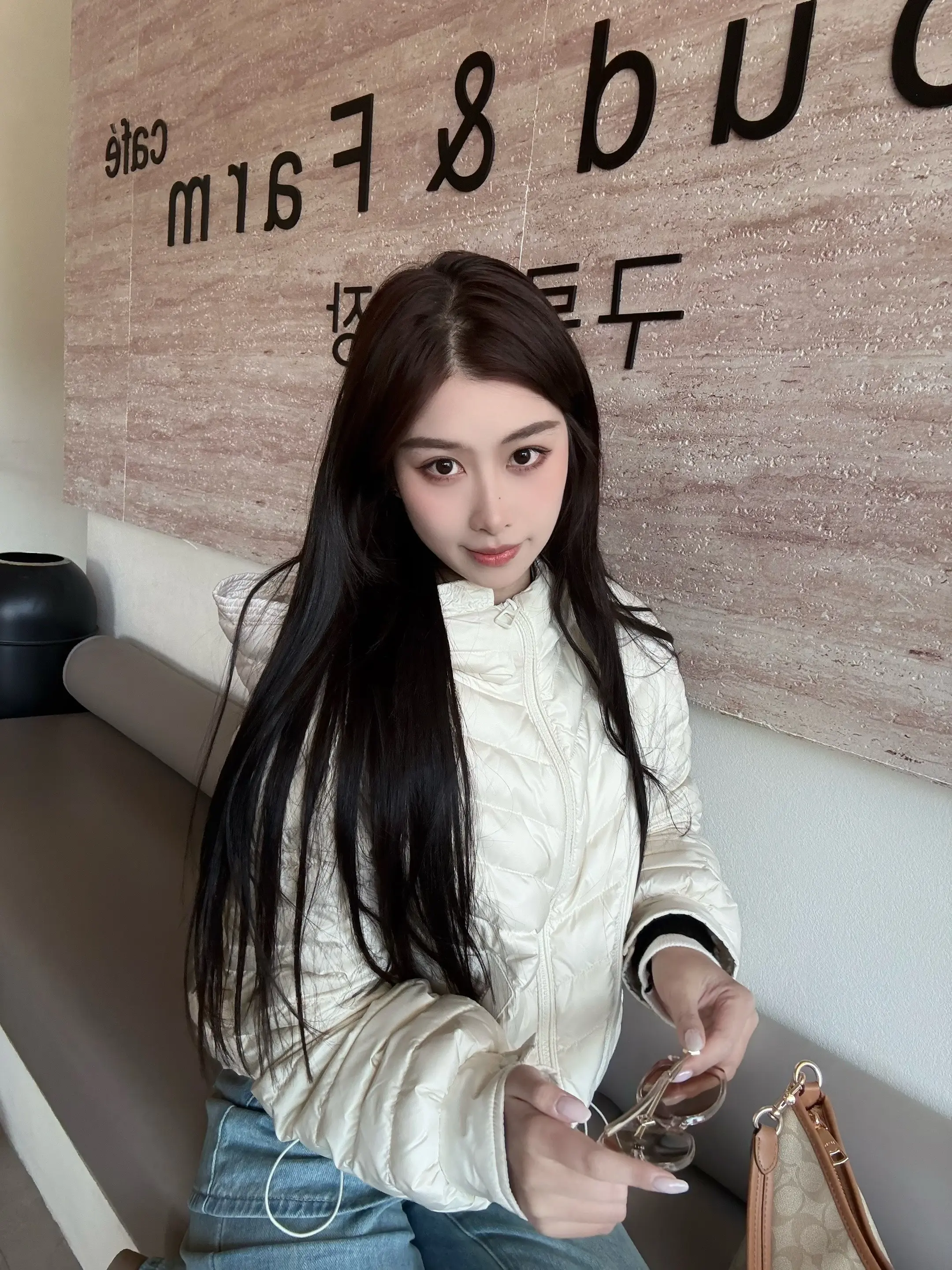 世界上有个特别幸福的人 正在读我这句话