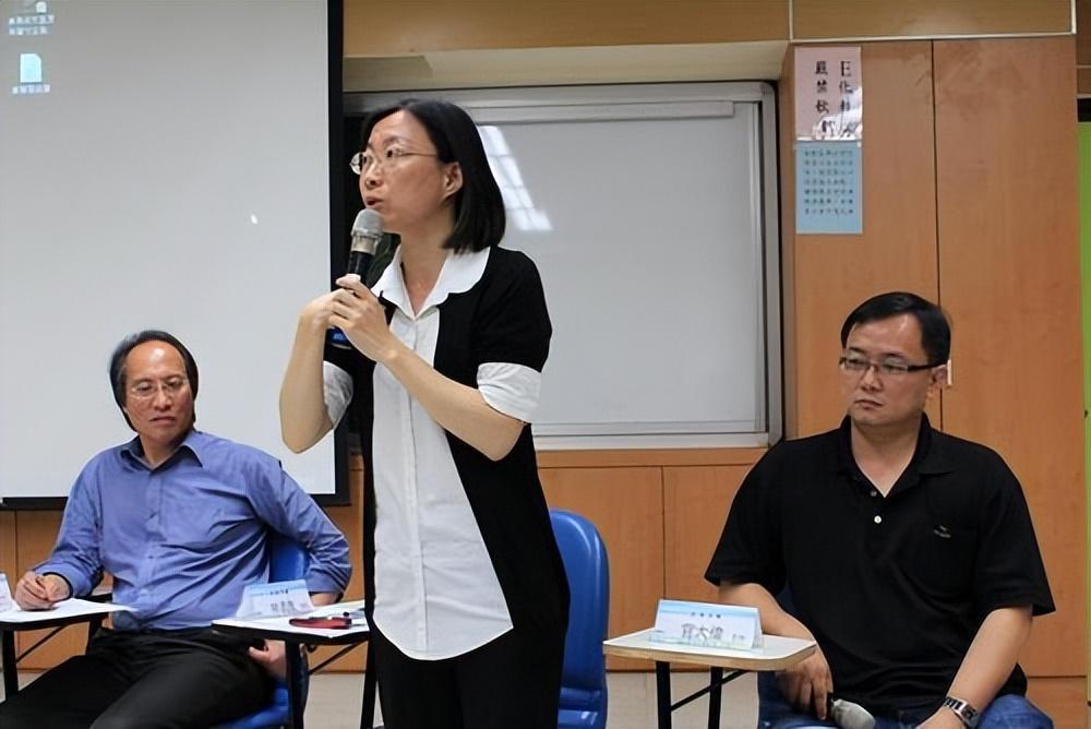 "只要有我在两岸就不会统一！"作为支持台湾独立的顽固分子，林淑雅曾多次在公开场合