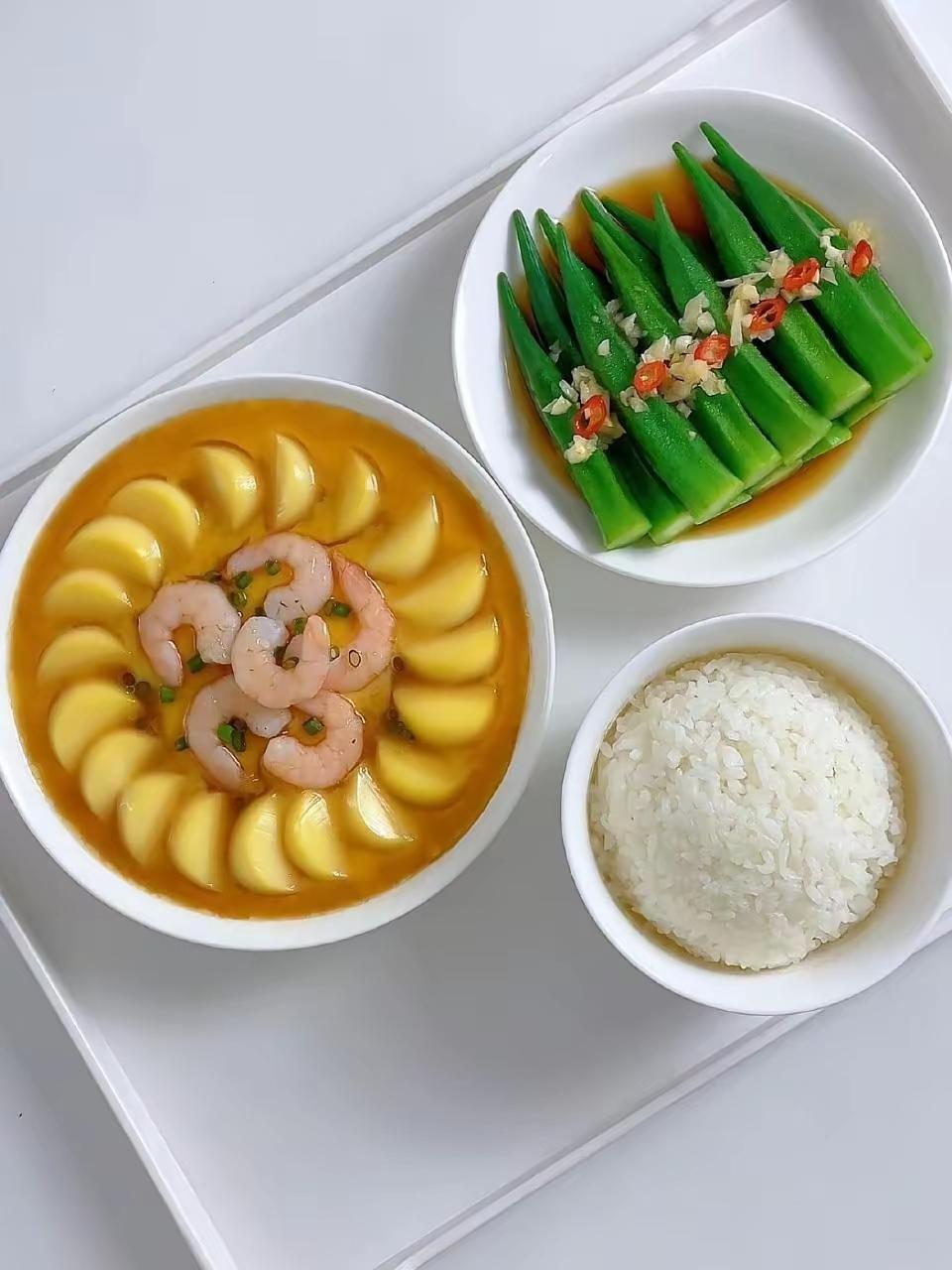 今日午餐挺丰盛