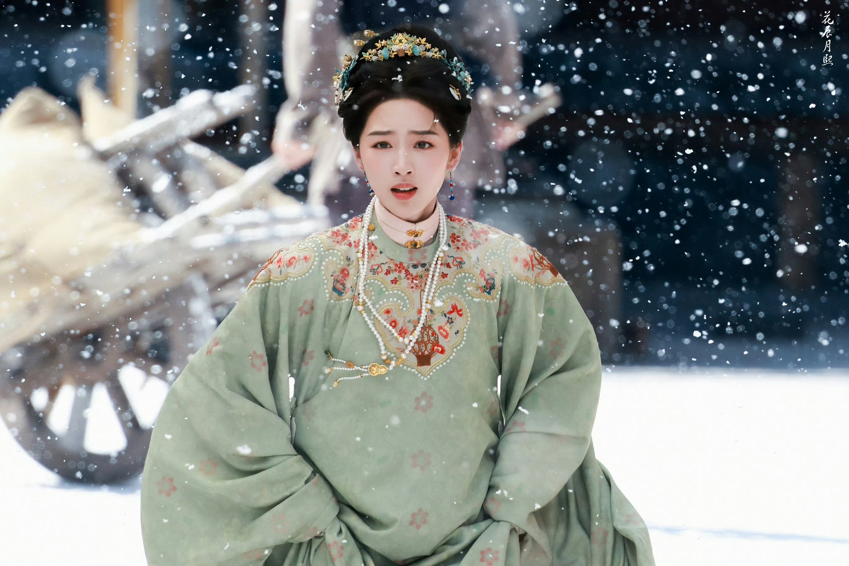 邓恩熙《花开锦绣》雪景图[污]有黛玉的感觉，端庄温婉的大家闺秀范~cr:花辰月熙