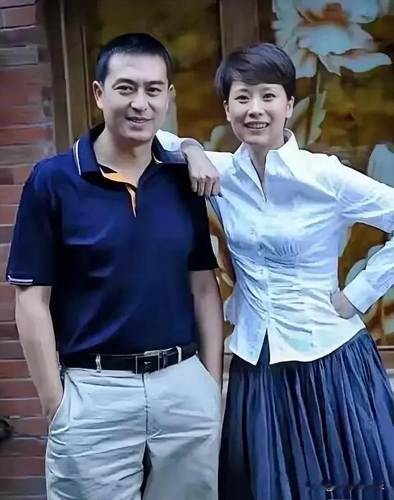 这一对值得国人骄傲的男戏骨女戏精同框合影，他们演技两个都是演技派，你欣赏谁的演技