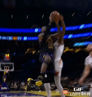 詹姆斯关键时刻造杜兰特犯规。可以没打成2+1。