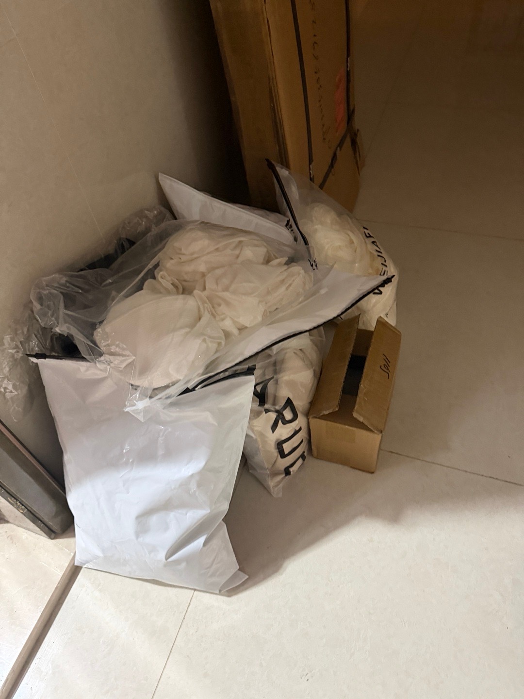 200个快递退完15个还有18个还有20个在路上写退货码写力竭了我说谁能来把我手