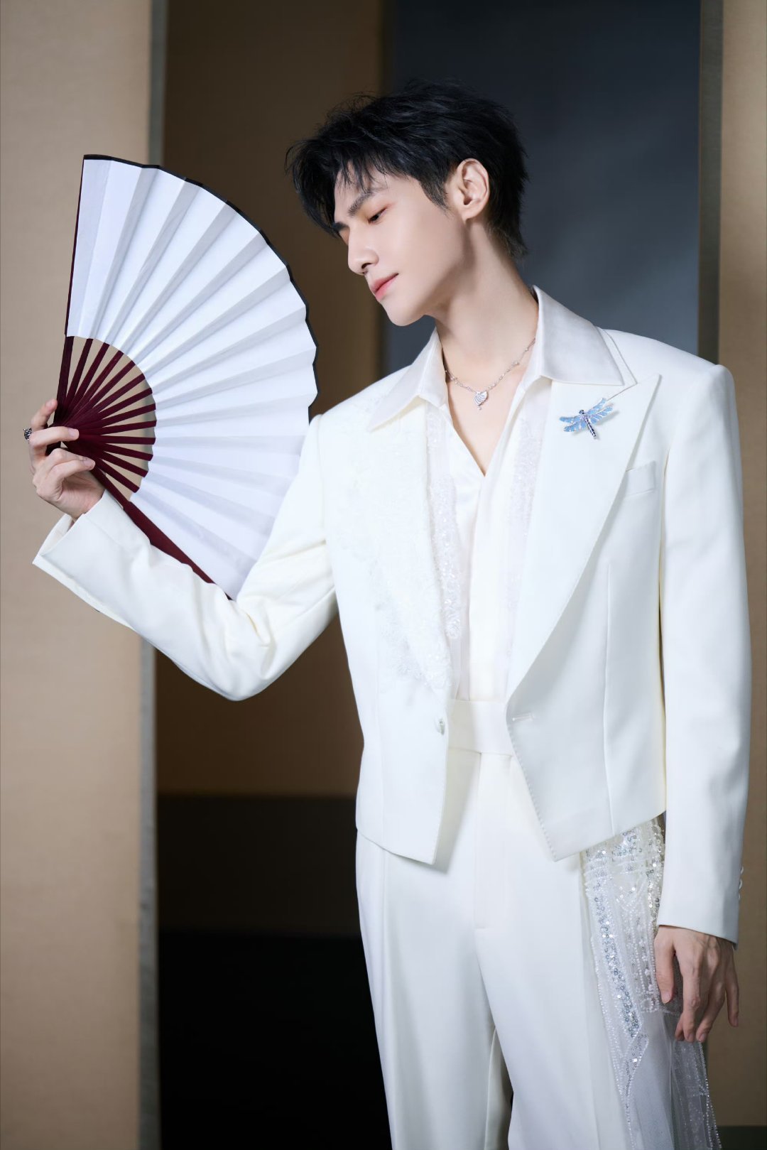 罗云熙 [鲜花]罗云熙魅影神捕 [鲜花]罗云熙黎斯 “我爱你 像圆周率一样没有尽