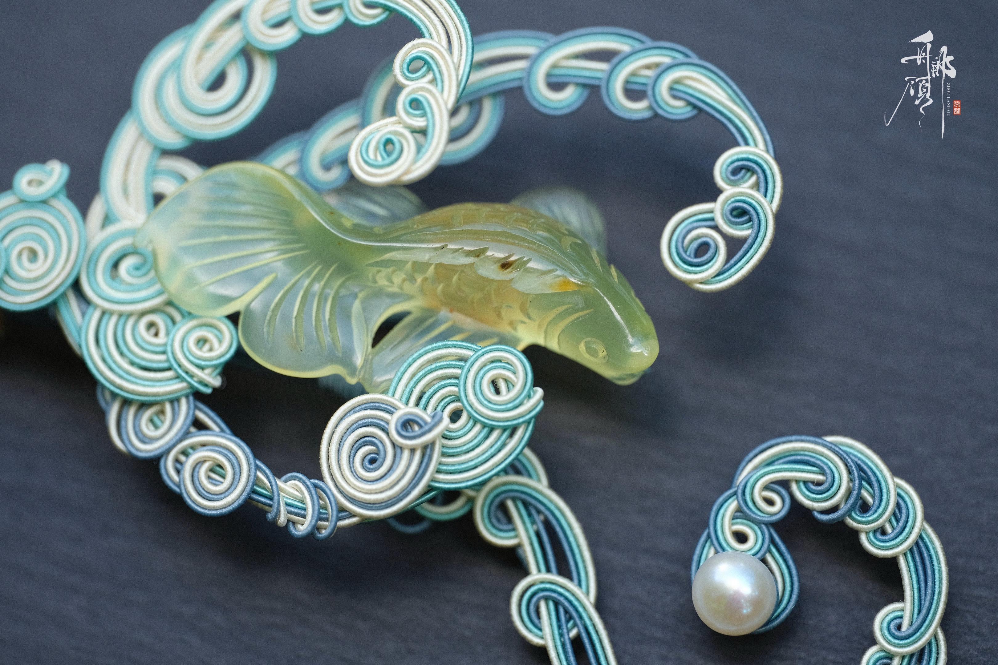 游弋海浪，衔珠而行。「 浪衔珠·绕花丝玉钗 」