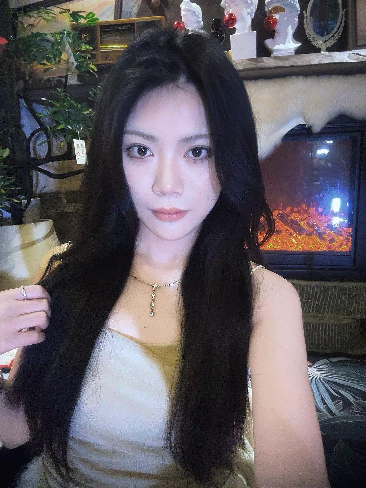 我都长这样了 性格恶劣一点没关系吧对视8秒