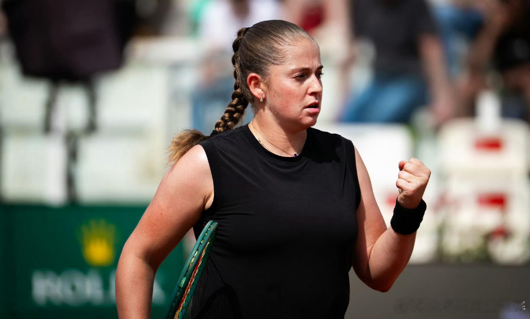 奥斯塔彭科逆转郑钦文WTA1000罗马站第三轮，奥斯塔彭科以4-6 6-4 6-