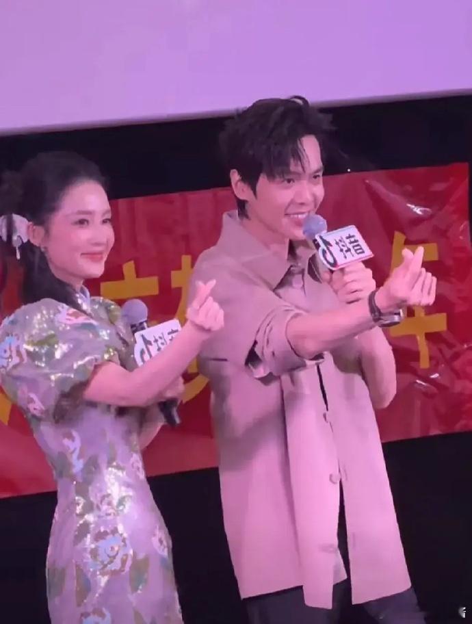 李沁张若昀郭麒麟《庆余年2》今日重庆路演，张若昀透露庆余年2拍了范闲林婉儿的大婚