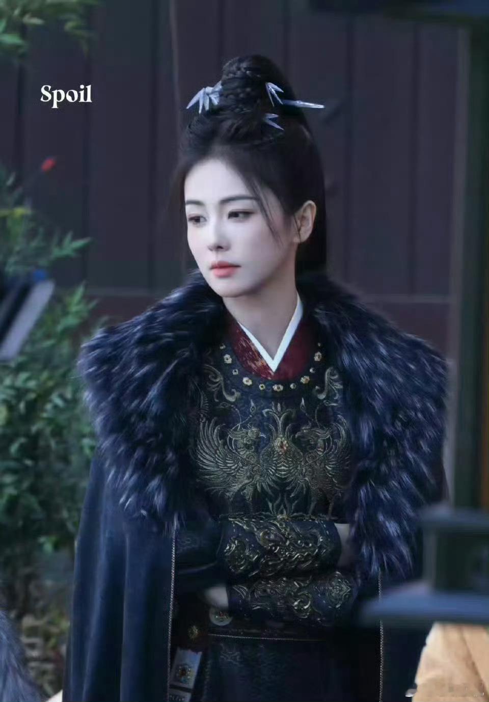 白鹿有李佩仪出装！高马尾太帅了吧！果然女孩子帅起来就没男孩子啥子事情了[doge